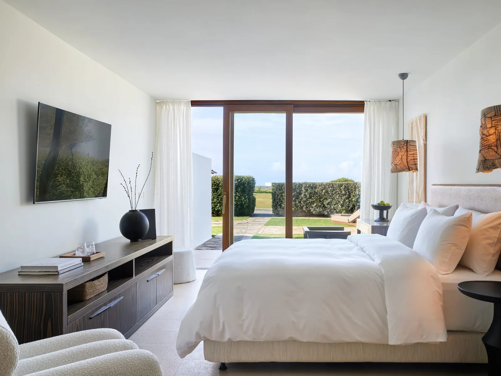 Amirandes a Grecotel Resort to Live, Guves, Grčka — Luxury Bungalow with Garden Front Row