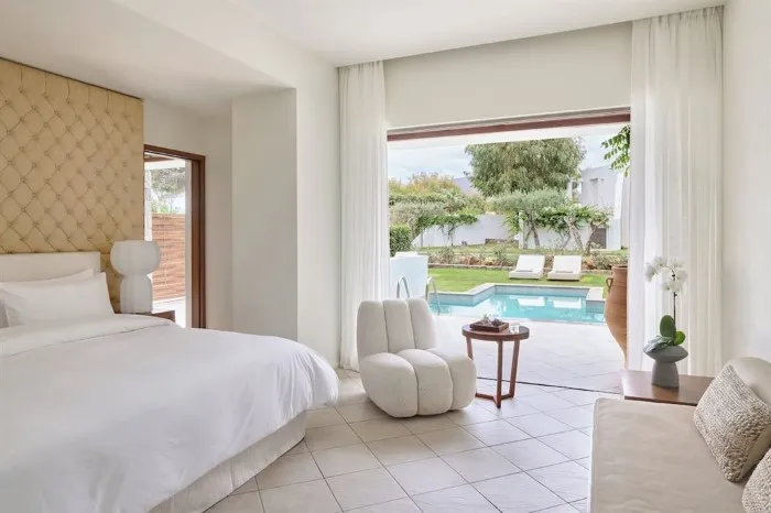 Amirandes a Grecotel Resort to Live, Guves, Grčka — Room  Superior Swim Up with Private Garden