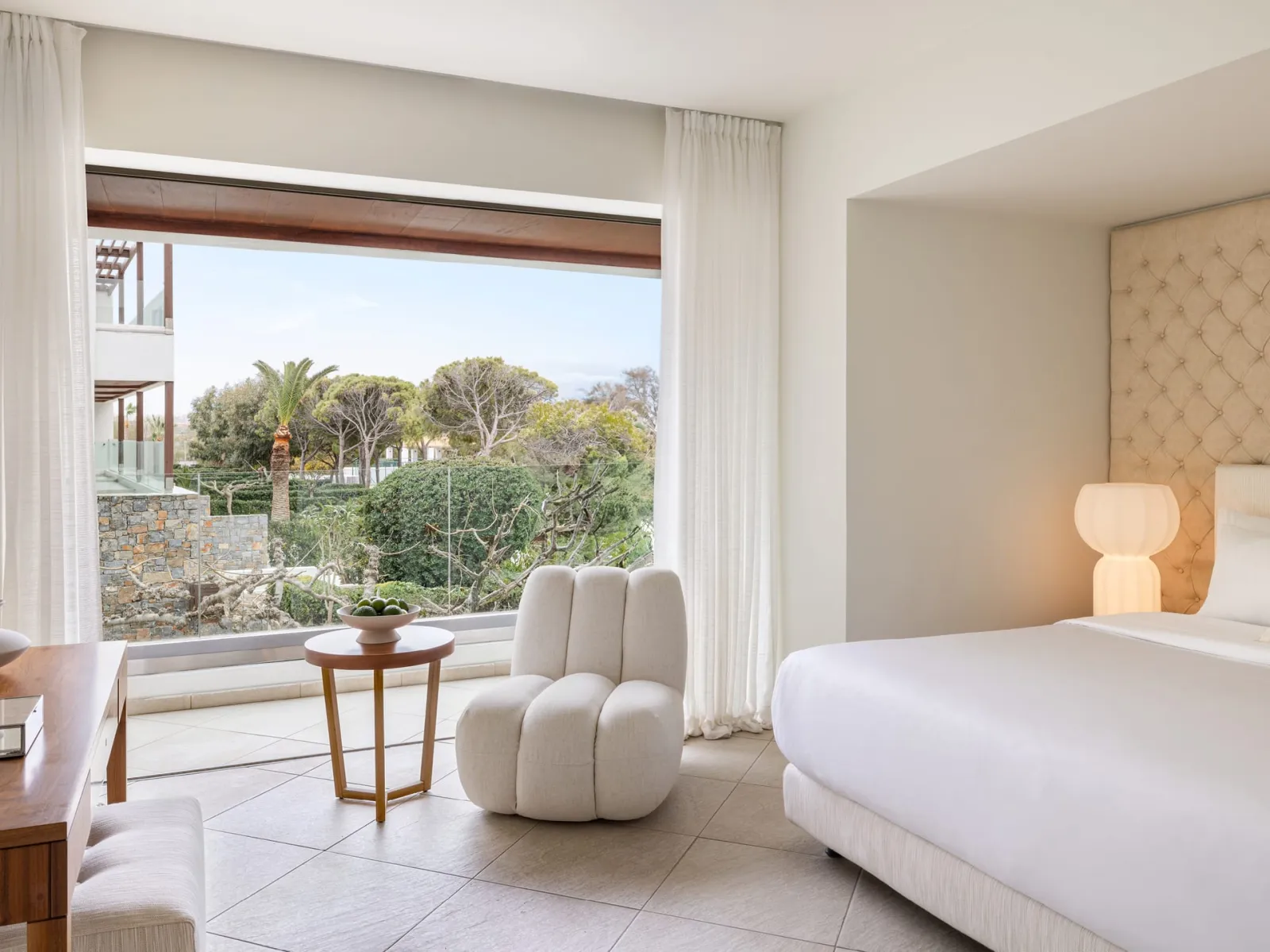 Amirandes a Grecotel Resort to Live, Guves, Grčka — Superior Room Garden View