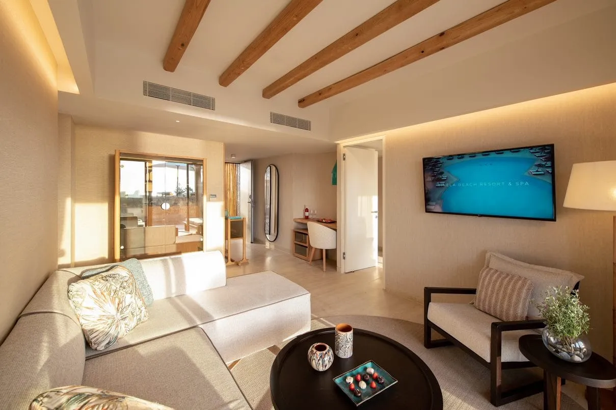 Mitsis Selection Rinela, Gurnes, Grčka — Suite Sea Front Sharing Pool