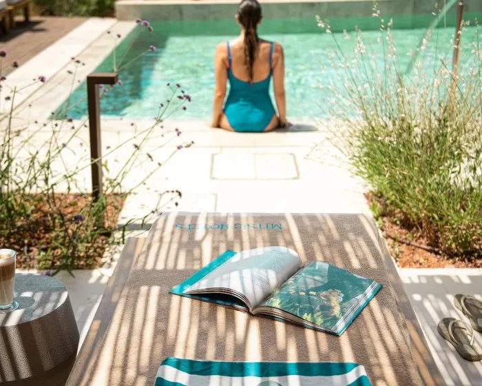 Mitsis Selection Rinela, Gurnes, Grčka — Suite Swim Up Sharing Pool
