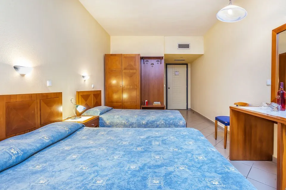 Atrium Hotel, Pefkohori, Grčka — Standard Triple Room