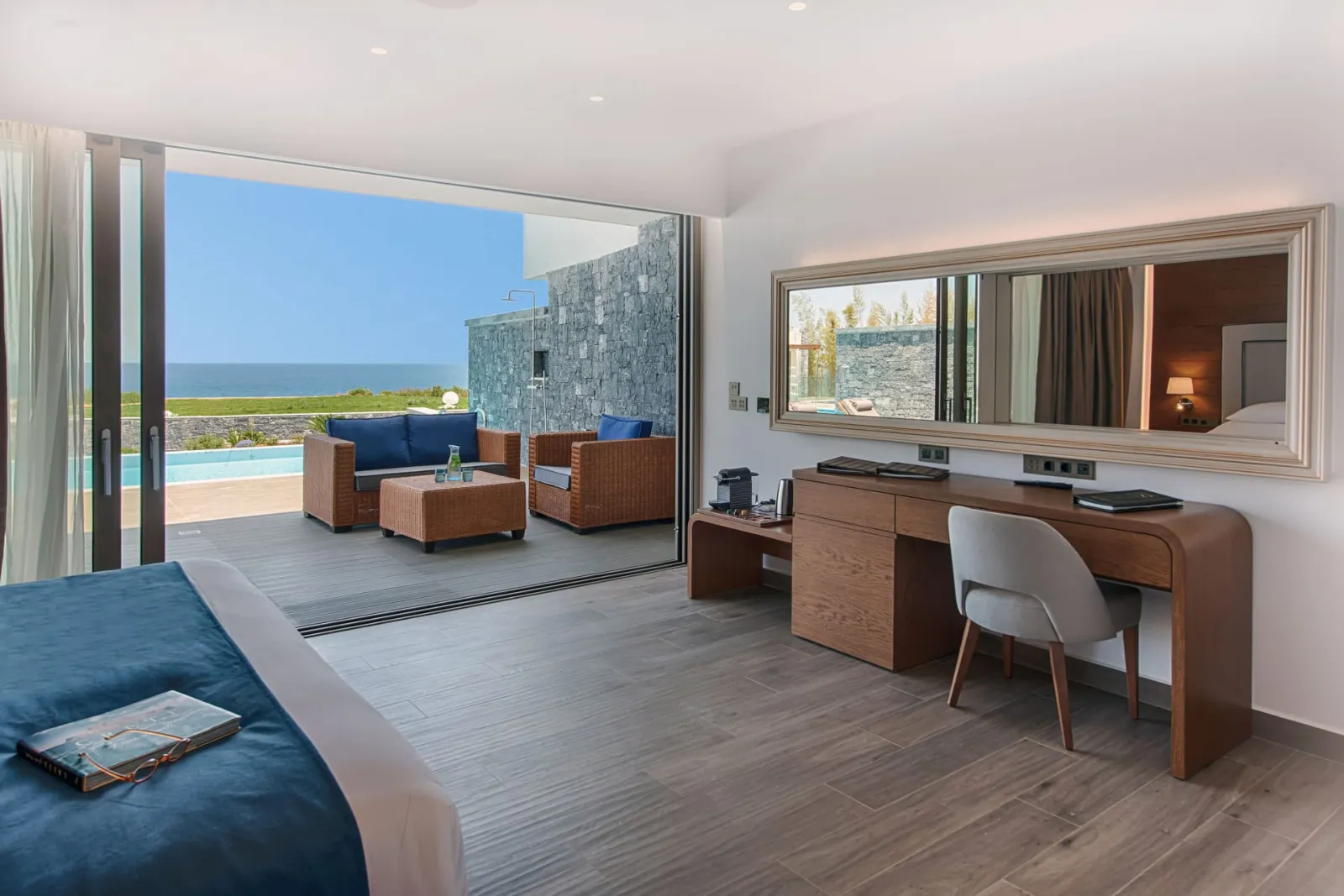 Nana Princess Suites Villas & Spa, Kutulufari, Grčka — Ambassador Wellbeing Suite Sea View with Private Pool SoulSteam and Gym