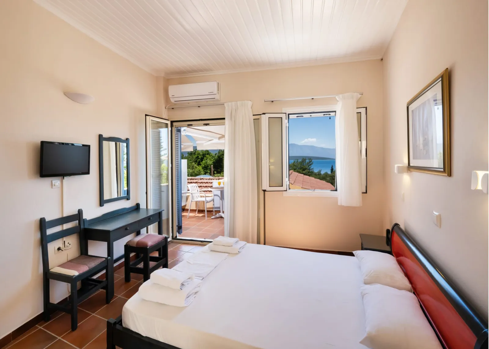 Ionion Hotel, Nikiana, Grčka — Superior Double or Twin Room with Sea View