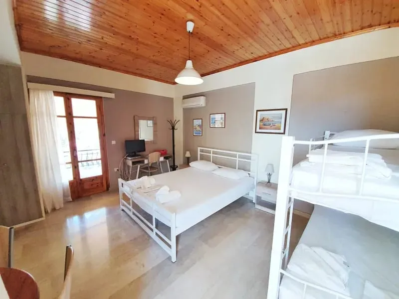 Alexaria Holidays Apartments Lefkada, Frini – Agios Ioannis, Grčka — QUADRUPLE ROOM WITH BUNK AND GARDEN VIEW