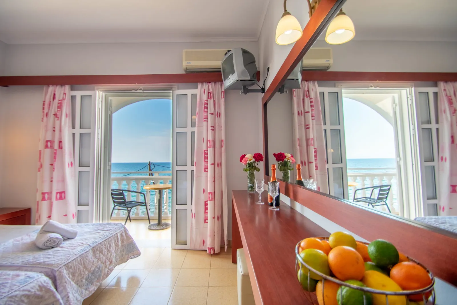 Agoulos Beach Hotel, Vasilikos, Grčka — Family Apartment With Sea View