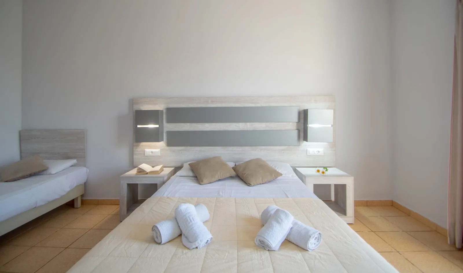 Agoulos Beach Hotel, Vasilikos, Grčka — Triple Room With Sea View