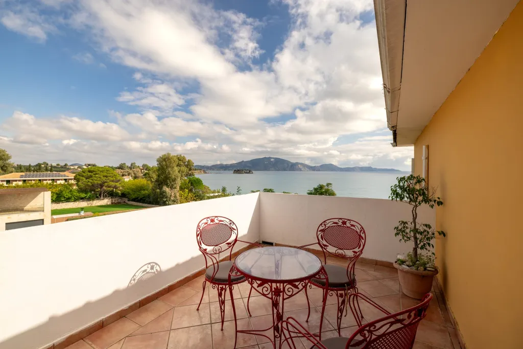 Porto Koukla Beach Hotel, Porto Koukla, Lithakia, Grčka — Family Room