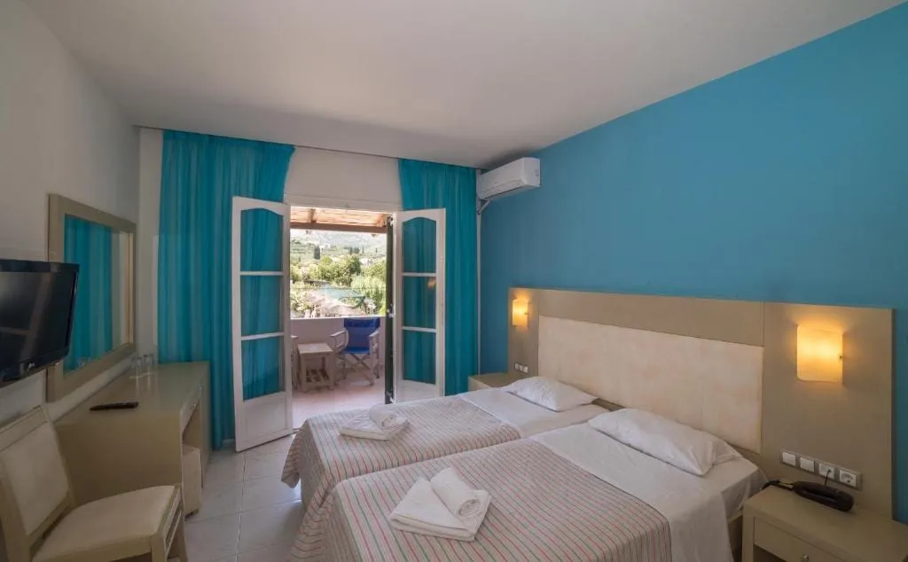 Porto Koukla Beach Hotel, Porto Koukla, Lithakia, Grčka — Standard Room