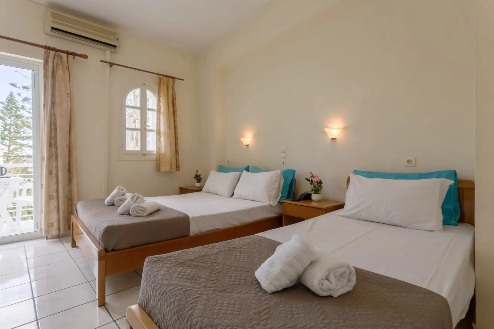 Laganas Holidays Hotel, Laganas, Grčka — Triple Room First Floor