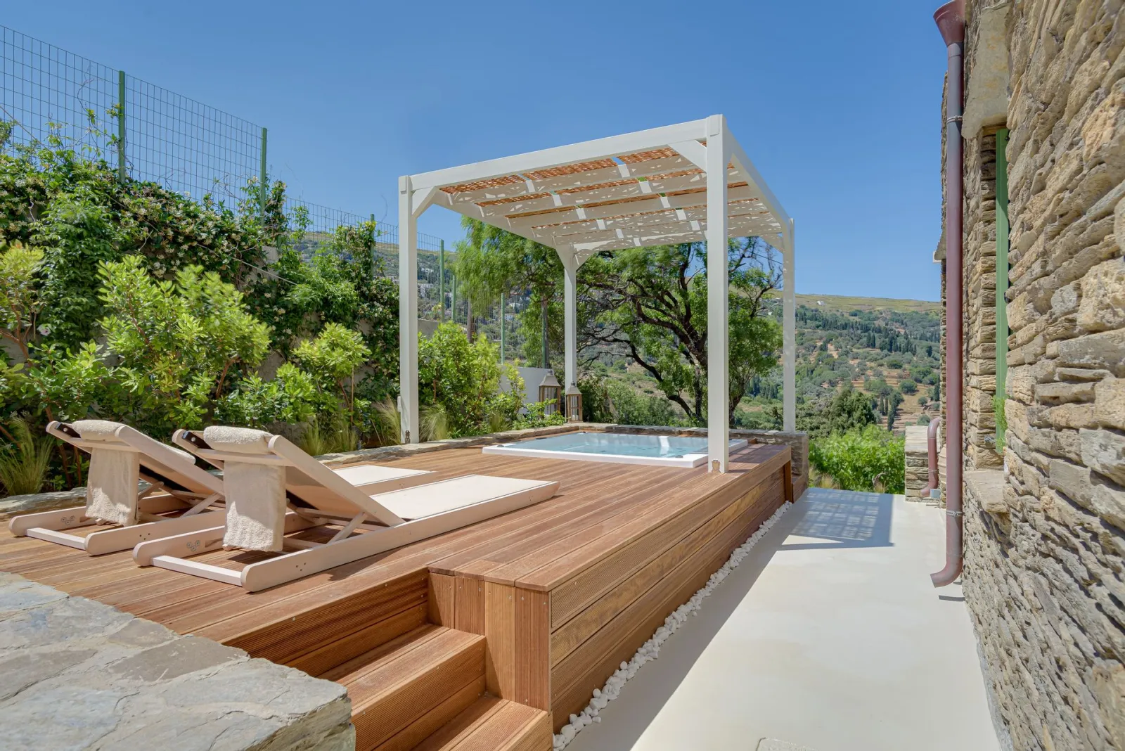 Casa Di Fiori Suites Andros, Grčka — Gardenia Suite