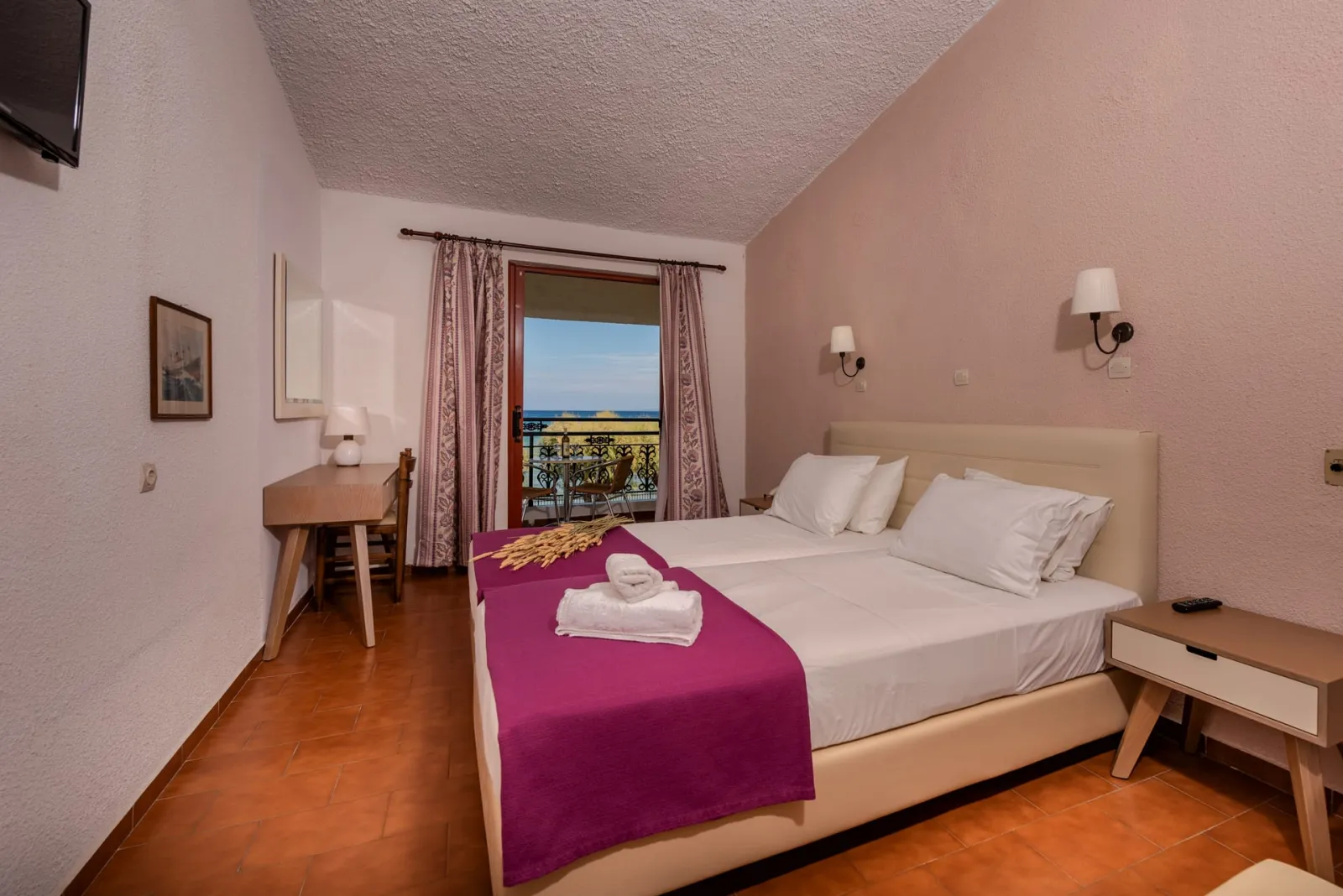 Iliessa Beach Hotel, Argasi, Grčka — Classic Double Room Partial Sea View