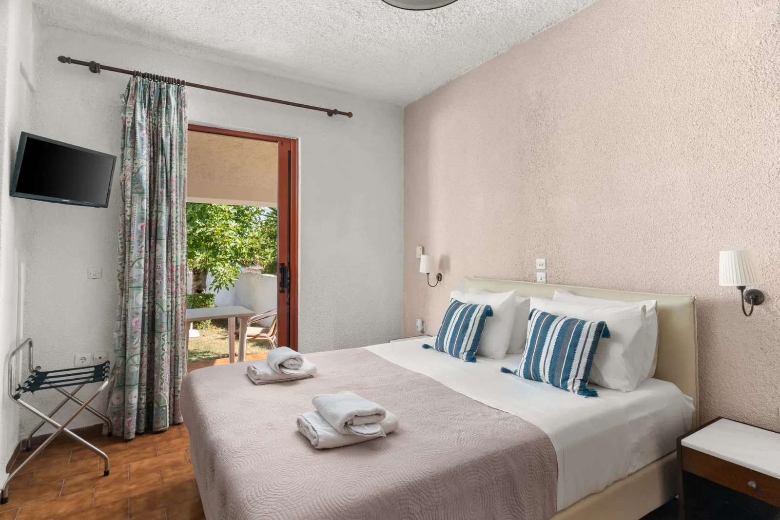 Iliessa Beach Hotel, Argasi, Grčka — Three Bedroom Apartment First Floor