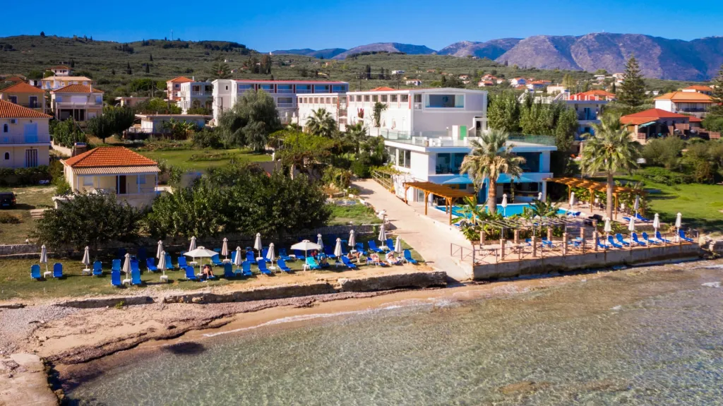 Belussi Beach Hotel & Suites, Drosia, Kipseli, Grčka — plaža