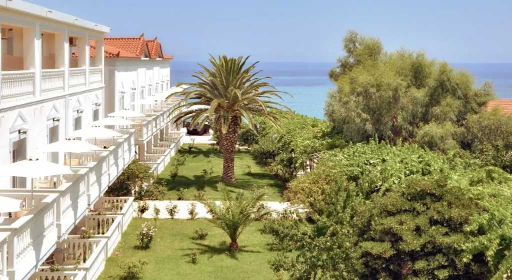 Belussi Beach Hotel & Suites, Drosia, Kipseli, Grčka — plaža