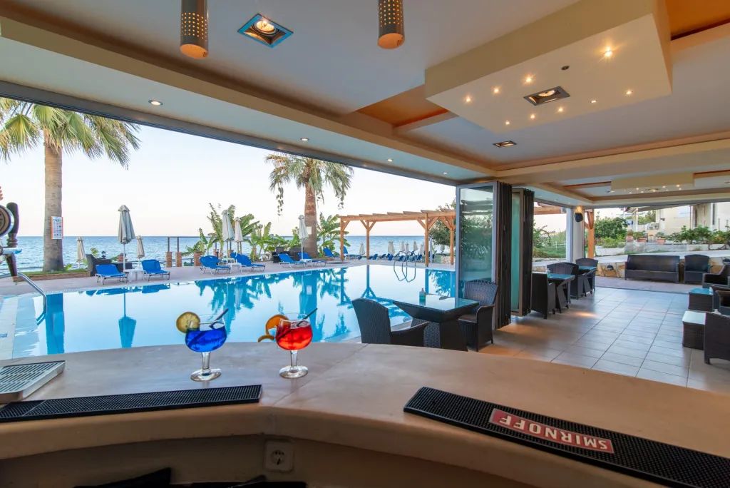 Belussi Beach Hotel & Suites, Drosia, Kipseli, Grčka — plaža