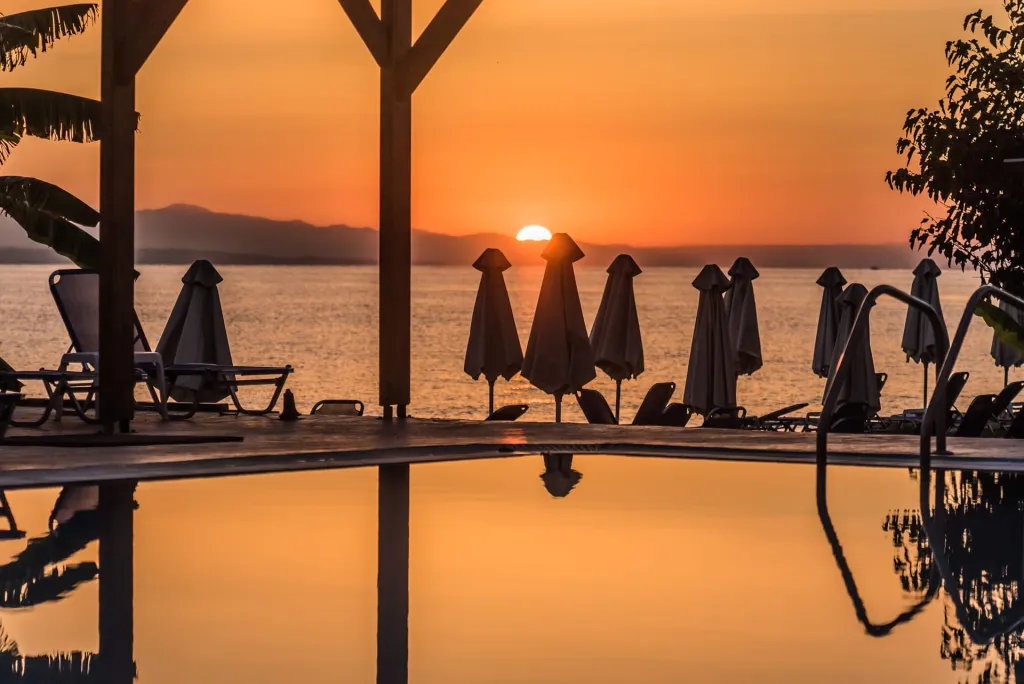Belussi Beach Hotel & Suites, Drosia, Kipseli, Grčka — plaža