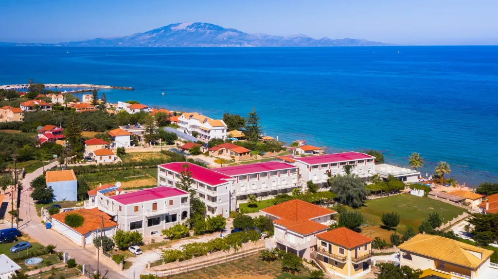 Belussi Beach Hotel & Suites, Drosia, Kipseli, Grčka — plaža