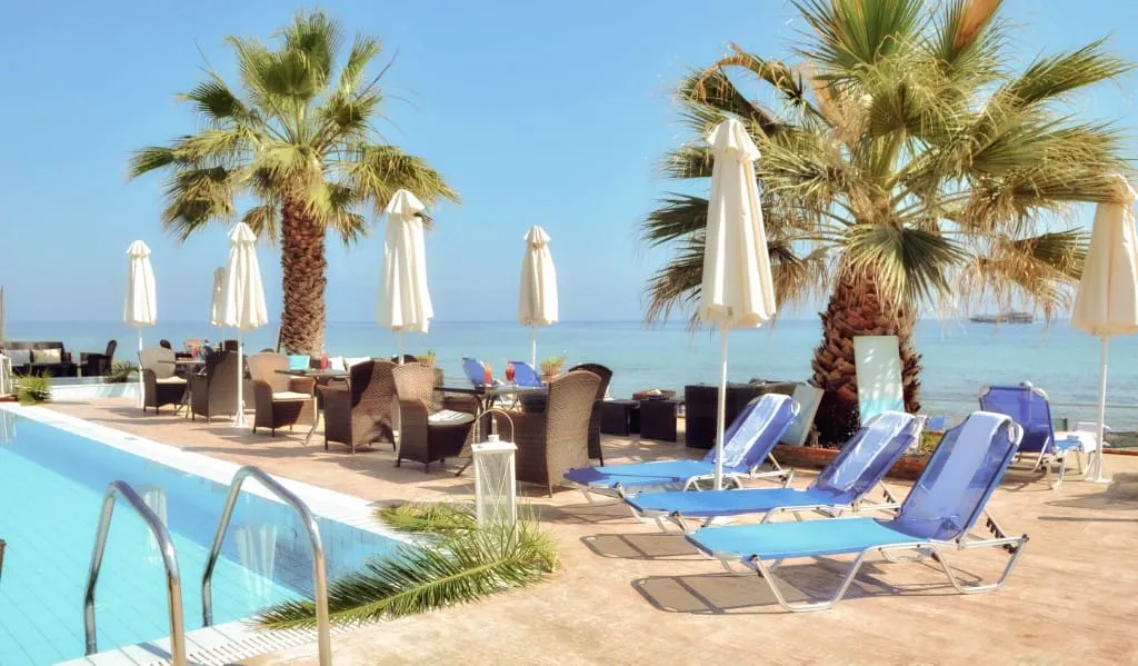 Belussi Beach Hotel & Suites, Drosia, Kipseli, Grčka — plaža