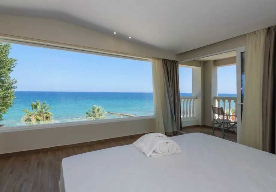 Belussi Beach Hotel & Suites, Drosia, Kipseli, Grčka — Deluxe Suite With Panoramic Sea View