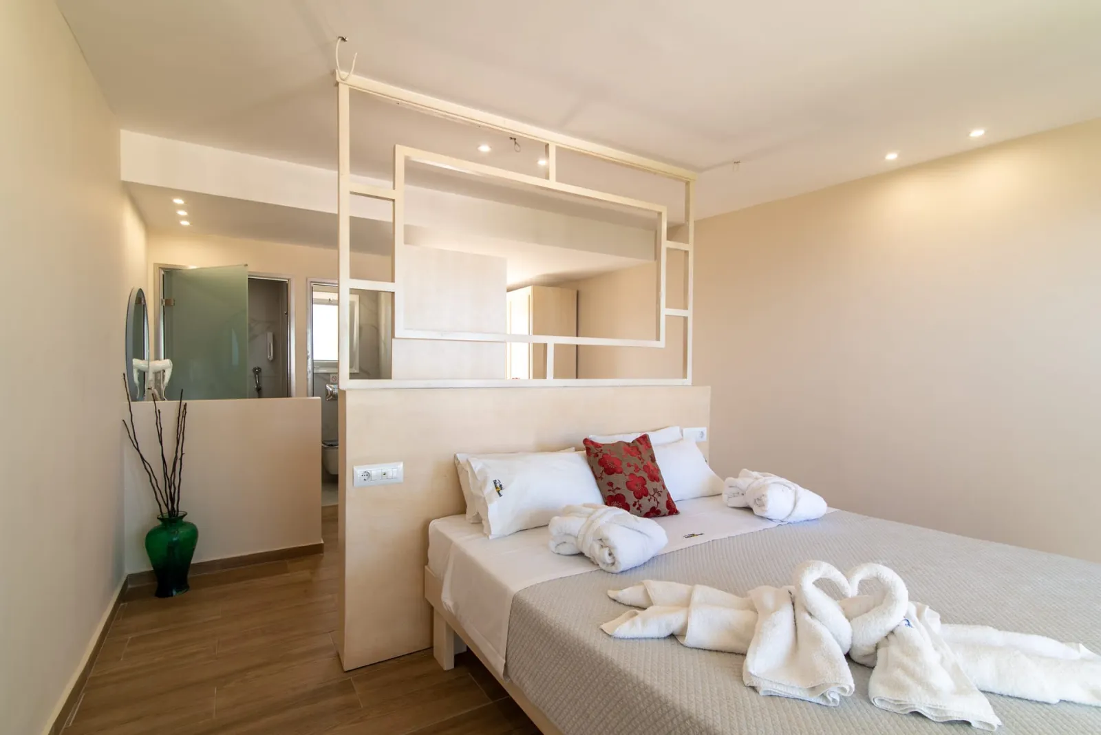 Belussi Beach Hotel & Suites, Drosia, Kipseli, Grčka — Junior Suite with Sea View