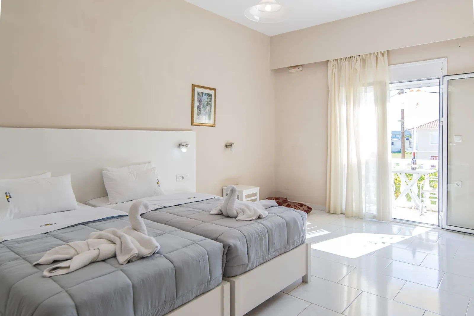 Belussi Beach Hotel & Suites, Drosia, Kipseli, Grčka — Standard Room with Side Sea View