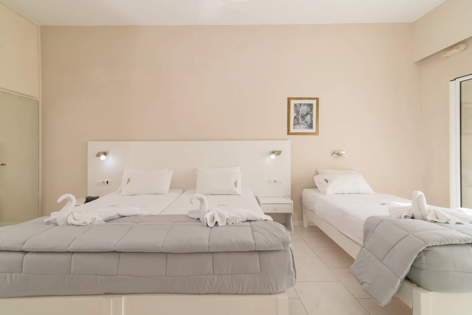 Belussi Beach Hotel & Suites, Drosia, Kipseli, Grčka — Superior Room with Side Sea View