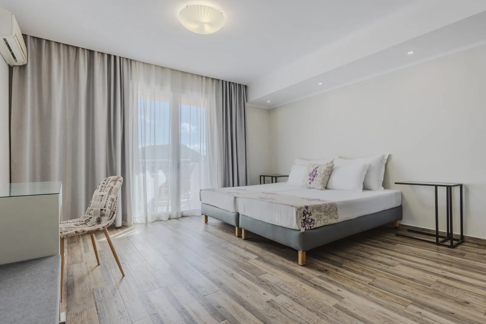 Sunrise Zante | Adults Only Hotel, Tsilivi, Grčka — Deluxe Open Plan Suite Veranda - Village View