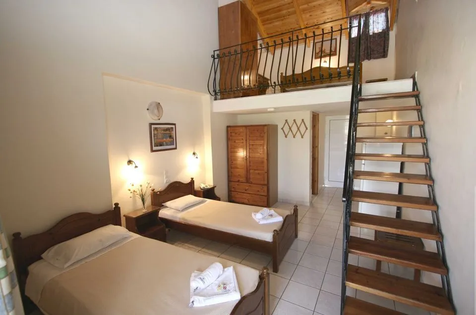 Village Inn Studios & Family Apartments, Agrilia, Grčka — Maisonette