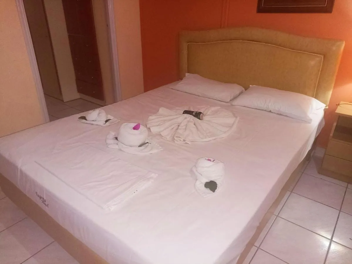 Laganas Beach Hotel, Laganas, Grčka — Family Room Two Bedroom