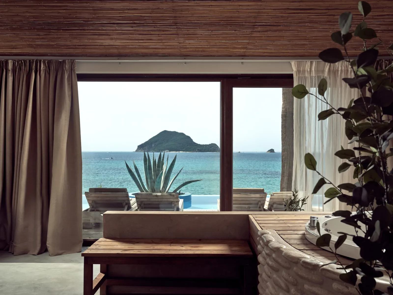 Gloria Maris Hotel Suites & Villas, Porto Kukla, Grčka — Executive Junior Suite with Sharing Pool & Sea View