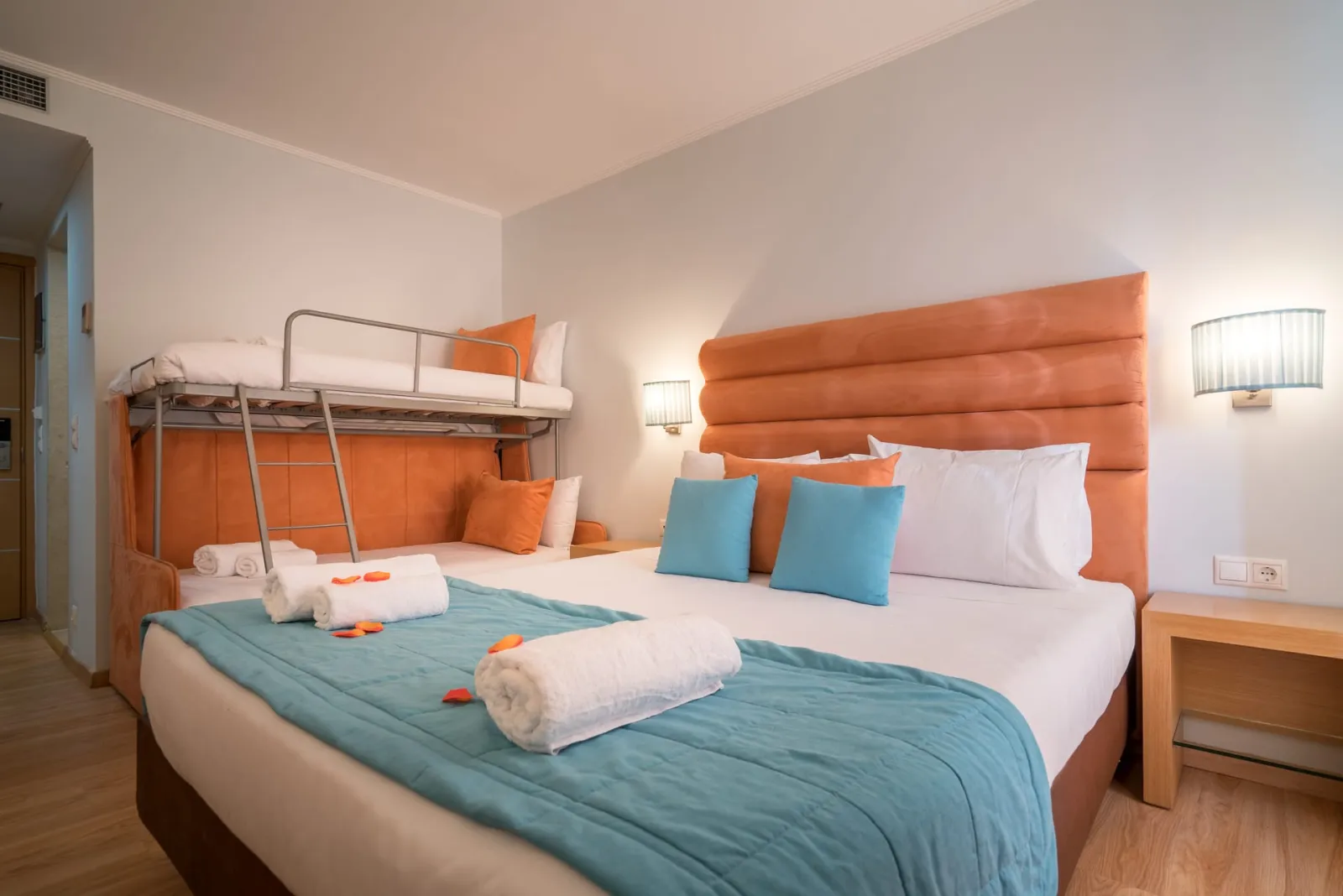 Galaxy Hotel Zakynthos, Laganas, Grčka — Standard Room (2 Adults + 2 Children)