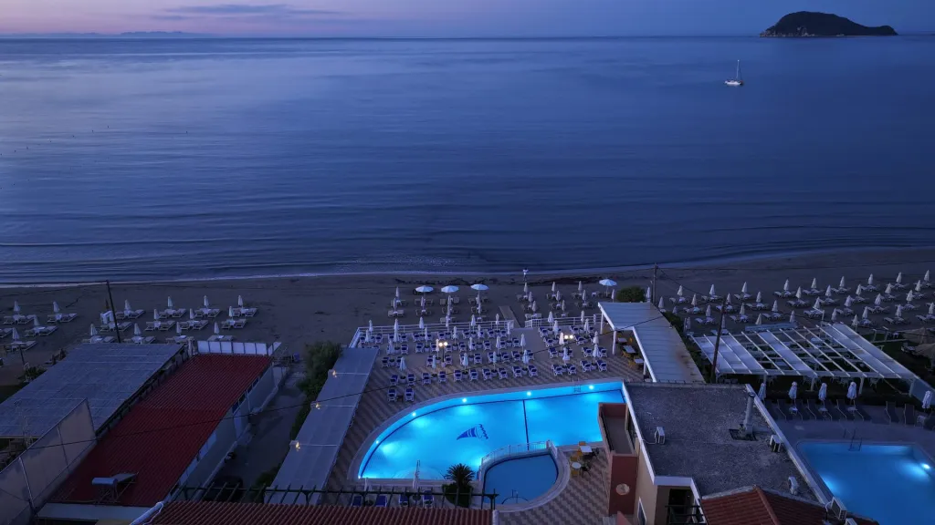 Mediterranean Beach Resort Zante, Laganas, Grčka — plaža