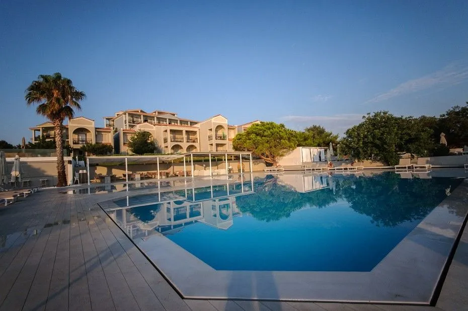 The Bay Hotel & Suites, Gerakas, Grčka — smeštajna jedinica