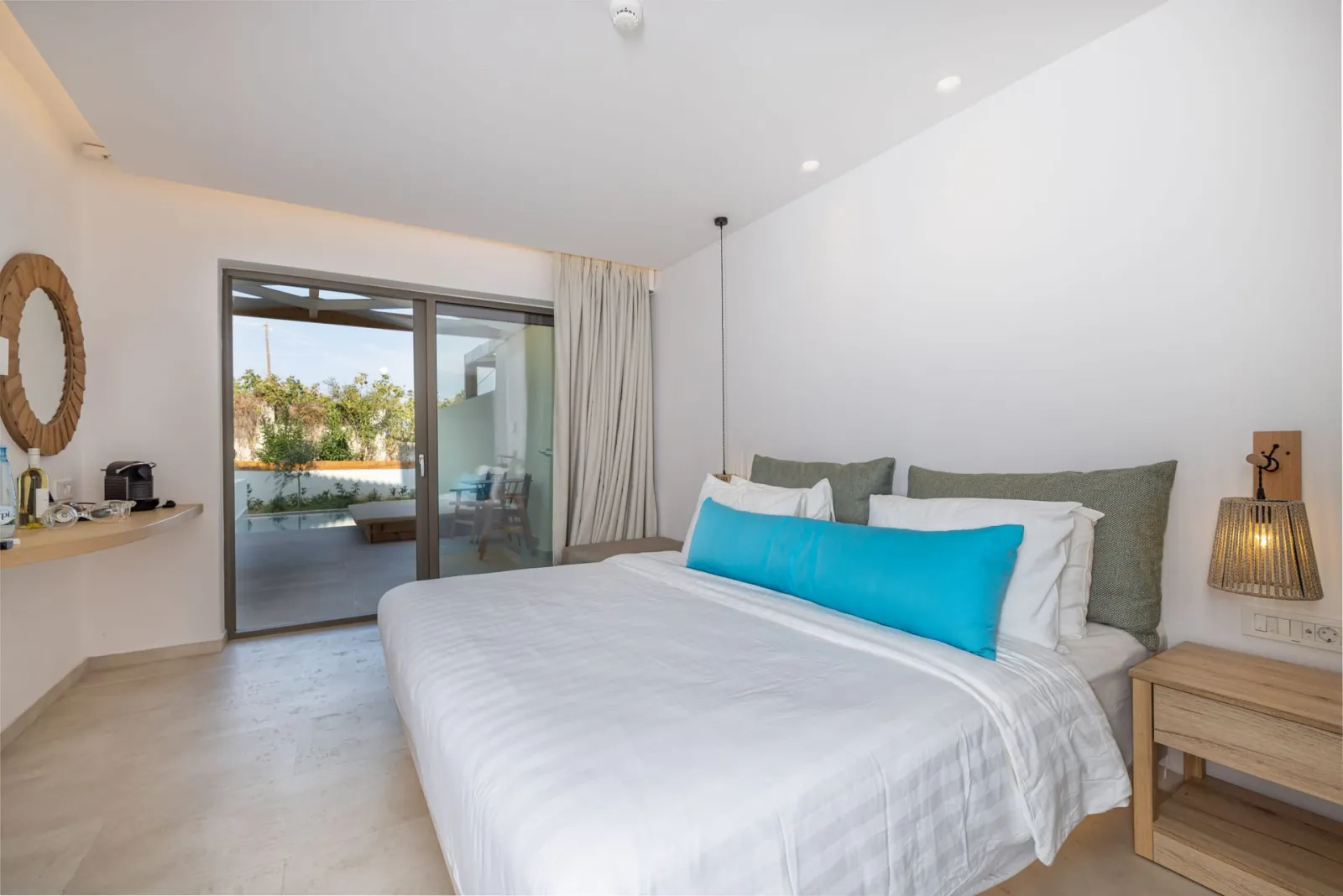 Tsamis Zante Suites, Planos, Grčka — Junior Suite Private Pool