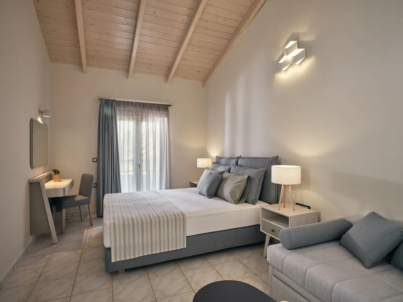 San Giorgios Maisonettes, Laganas, Grčka — Exclusive Maisonette | Garden & Pool View [60 m²]