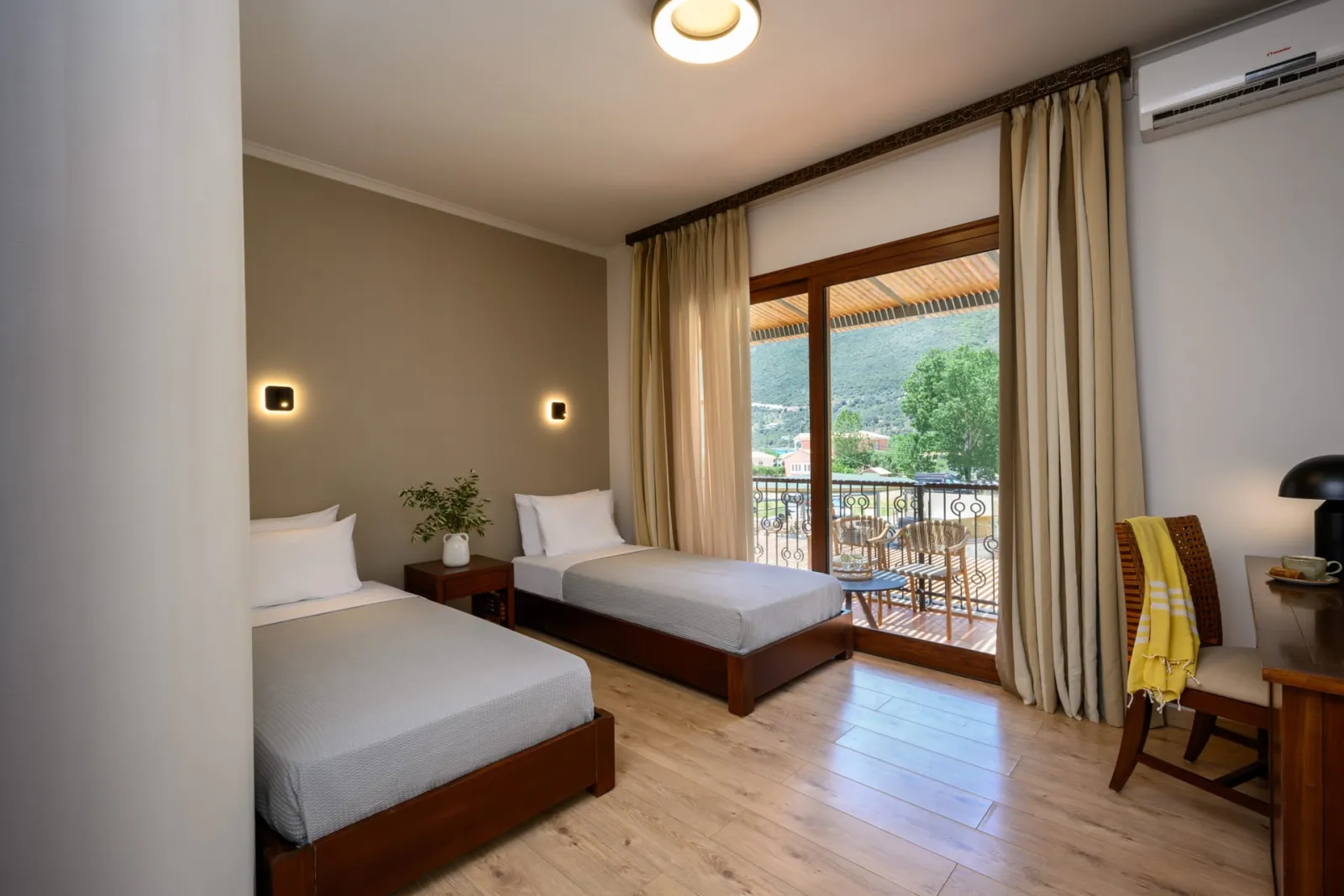 Elisso Hotel Lefkada, Vasiliki, Grčka — Standard Twin room with Balcony