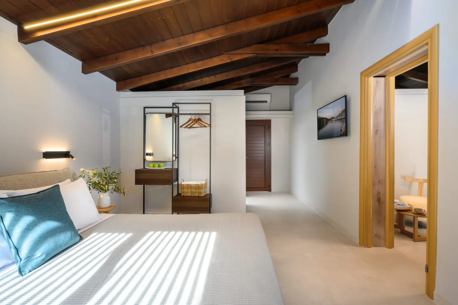 Elisso Hotel Lefkada, Vasiliki, Grčka — Suite with Pool & Sea View & Balcony