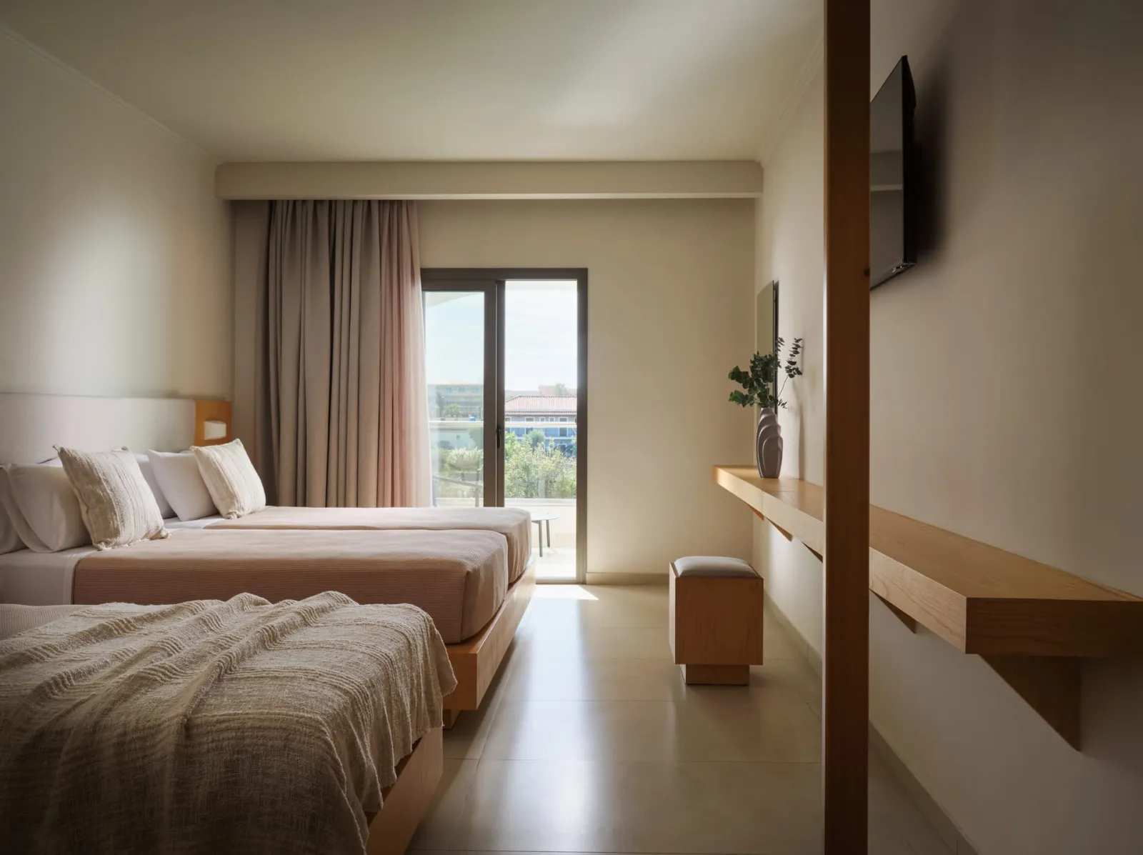 Zante Atlantis Hotel, Laganas, Grčka — Deluxe Triple (Up To 3 Pax)