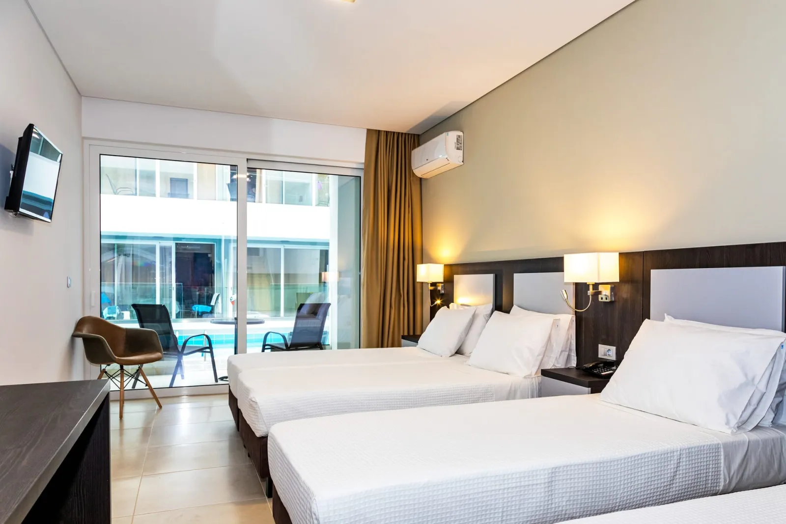 White Olive Premium Laganas, Laganas, Grčka — Family Room with Land View