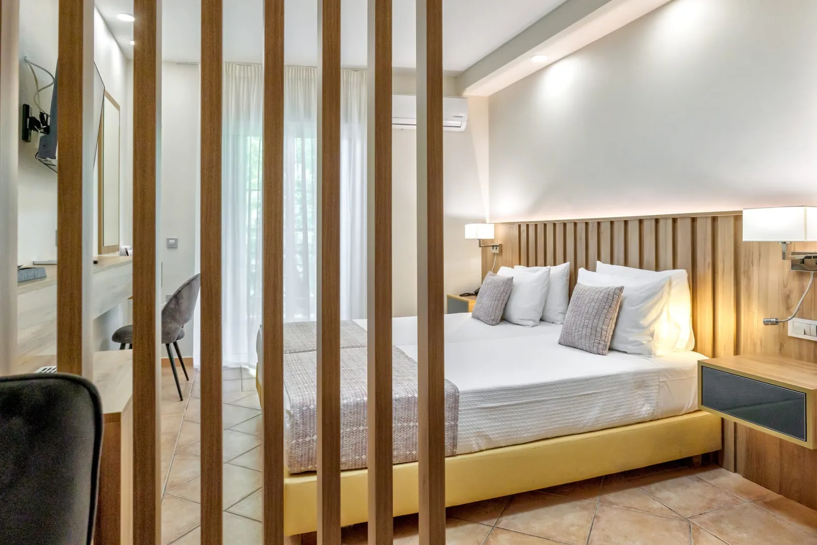 White Olive Premium Laganas, Laganas, Grčka — Superior Family Room with Land View