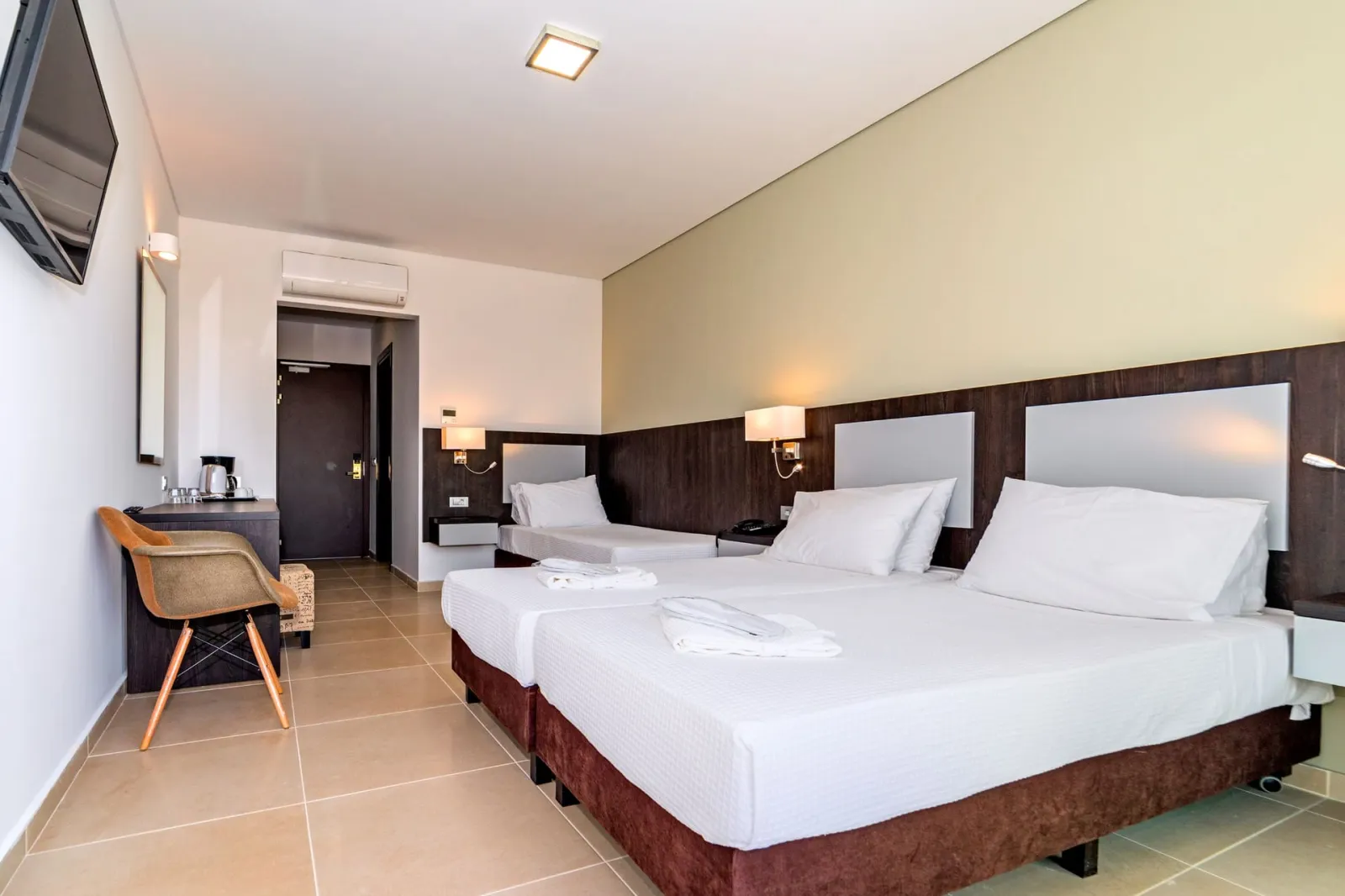 White Olive Premium Laganas, Laganas, Grčka — Triple Room with Land View