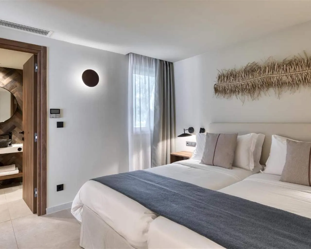Domes Aulus Zante, Autograph Collection, Laganas / Kalamaki, Grčka — Suite 3 BedRoom Sapphire Lush /Cool Living Selection