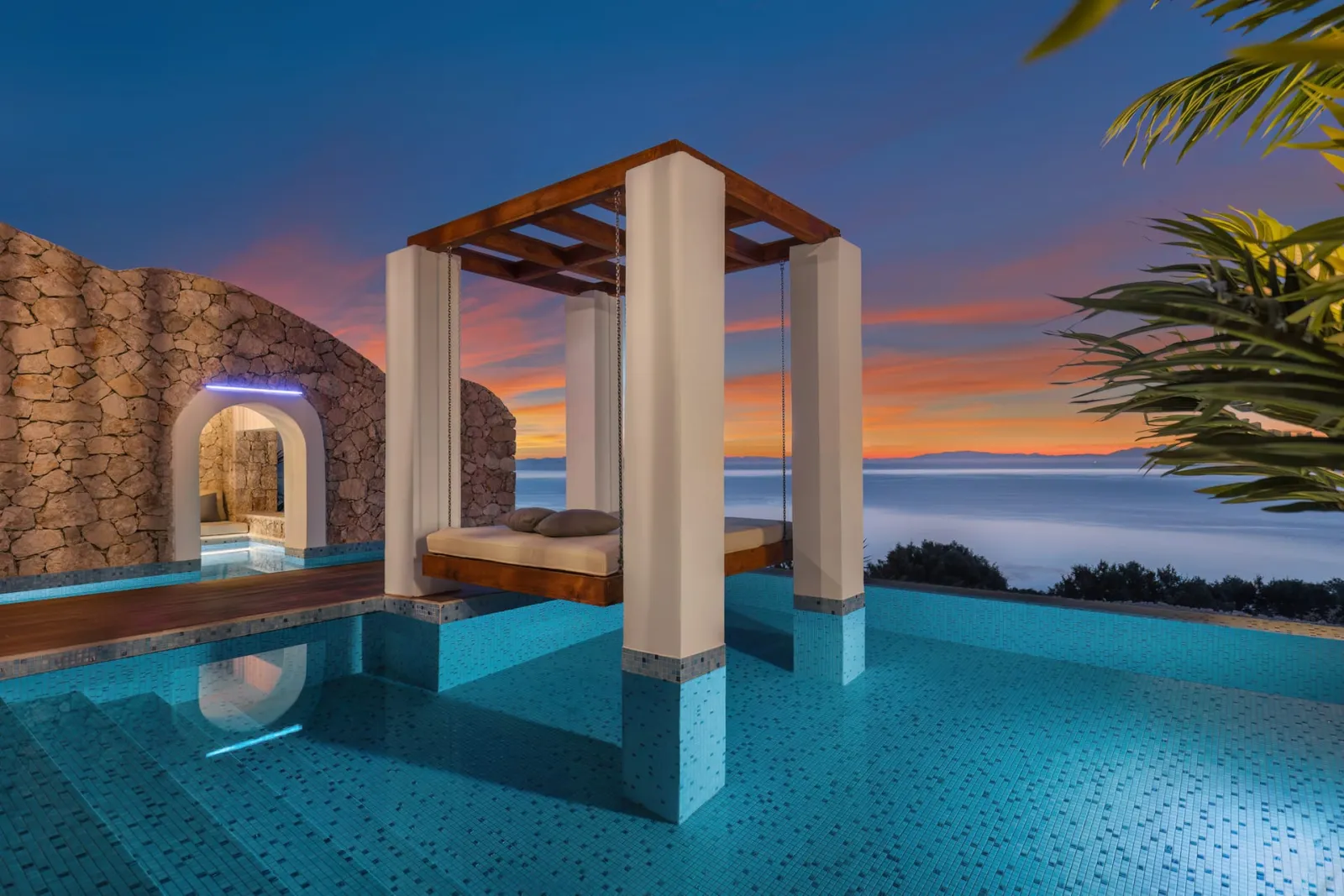 Emerald Villas & Suites, Grčka — Emerald Honeymoon Allure Cave Suite
