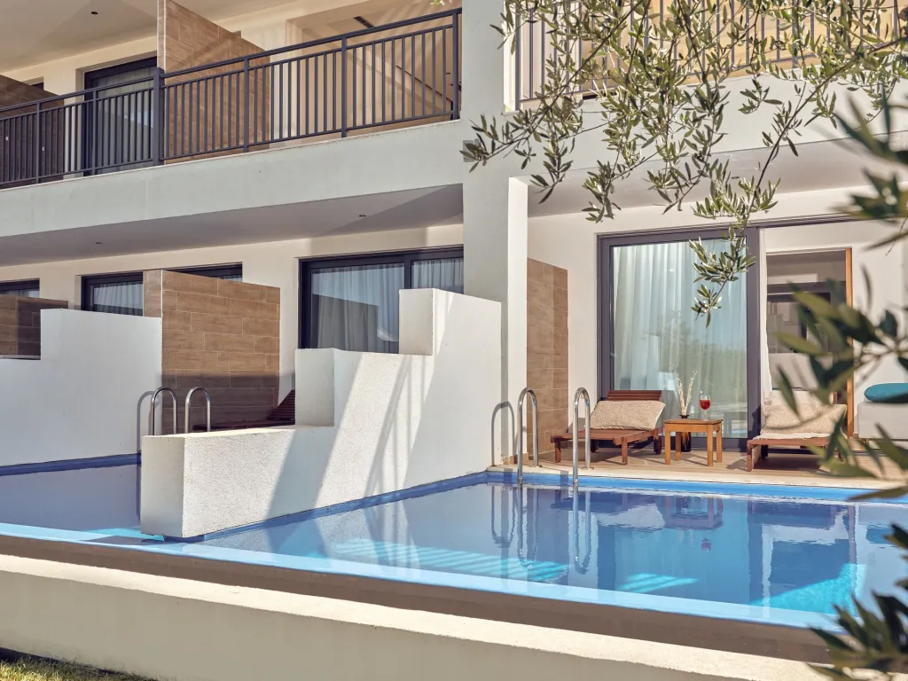 Cavo Orient Beach Hotel Zakynthos, Planos, Grčka — Deluxe Suite with Private Pool | Annex 200m