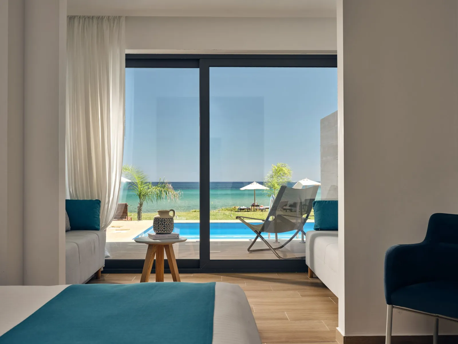 Cavo Orient Beach Hotel Zakynthos, Planos, Grčka — SeaSide Suite with private pool