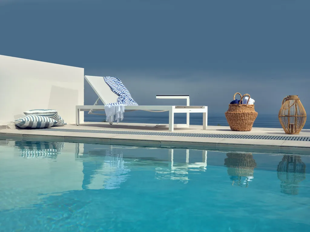 St. John Suites - Adults Only Zakynthos, Tsilivi, Grčka — Deluxe Heated Private Pool Suite with Sea View