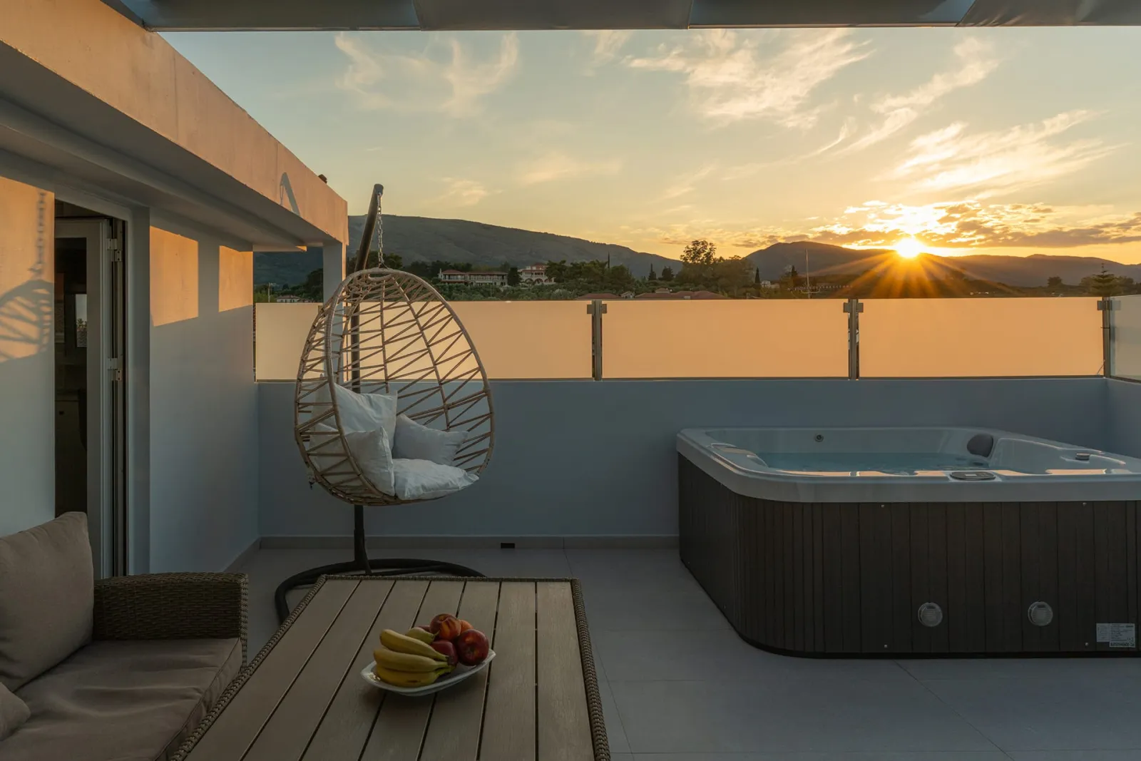 Acapulco Marinos Studios Apartments, Laganas, Grčka — Penthouse 3 bedroom villa (10 persons) - 2 bathrooms - and a terrace with a private hot tub