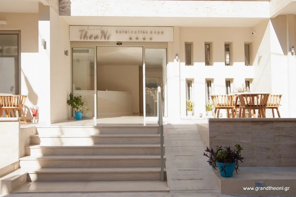 Grand TheoNi Hotel, Vasiliki