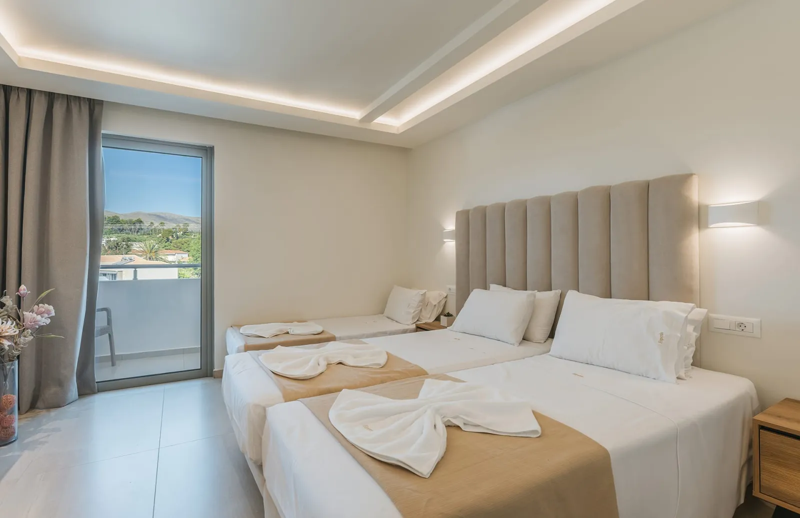 Esperia Hotel Zante, Laganas, Grčka — Premium Triple Room with Balcony